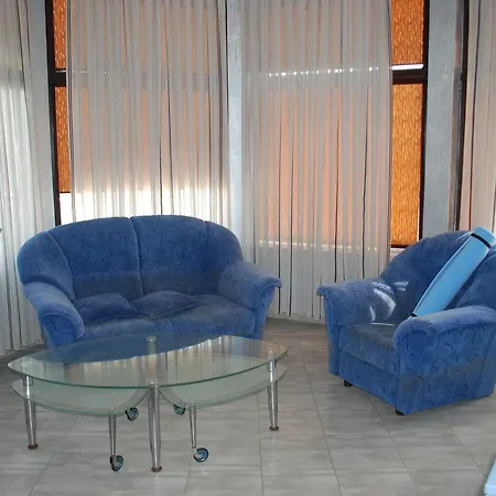 White Castle 3*